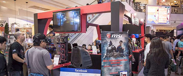 ภาพบรรยากาศบูธ MSI ภายในงาน Batman V Superman : Dawn of Justice Roadshow ที่เดอะมอลล์ บางกะปิ