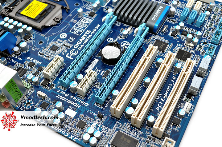 dsc 0008 GIGABYTE H67A UD3H Motherboard Review