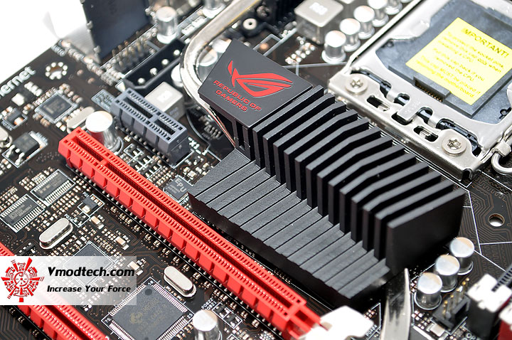 dsc 0012 ASUS RAMPAGE III FORMULA Motherboard Review