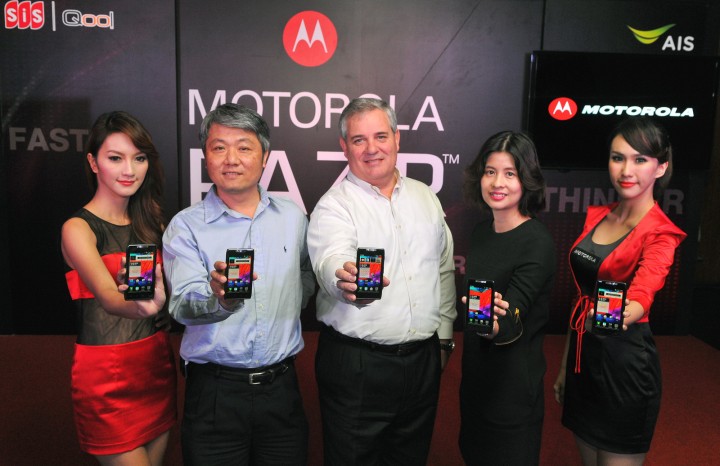 19 12 2011 th motorola razr fact sheet 5 720x466 โมโตโรล่า โมบิลิตี้ เผยโฉม Motorola RAZR ในประเทศไทย สุดยอดนวัตกรรม รูปลักษณ์สวยล้ำ ดีไซน์บางเฉียบ