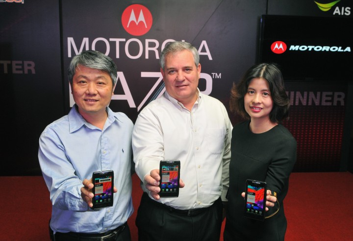 19 12 2011 th motorola razr fact sheet 6 720x491 โมโตโรล่า โมบิลิตี้ เผยโฉม Motorola RAZR ในประเทศไทย สุดยอดนวัตกรรม รูปลักษณ์สวยล้ำ ดีไซน์บางเฉียบ