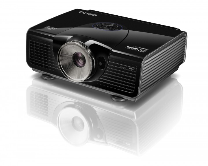 w7000 regular left45 resize 720x573 “BenQ เปิดตัว Mini Projector รุ่น GP2 ซึ่งเป็นโปรเจคเตอร์ขนาดพกพาที่สามารถเชื่อมต่อกับ iPhone หรือ iPod ได้ทันที ที่งาน BAV Show 2012 @ BenQ booth ชั้น 7 ห้องกระจก