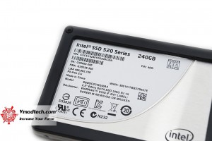 dsc 2502 300x200 Intel SSD 520 Series 240GB