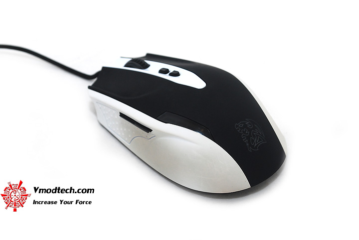 dsc 2627 Tt ESPORTS Black Gaming Mouse Combat White