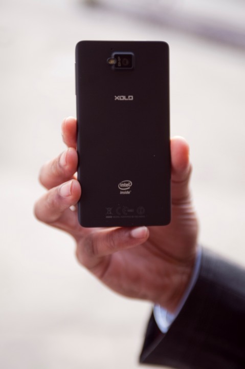 mwc2012 lava smartphone 2 479x720 อินเทลรุกคืบตลาดสมาร์ทโฟน เปิดตัวลูกค้าใหม่ ทั้งด้านผลิตภัณฑ์ ซอฟต์แวร์ และการบริการ