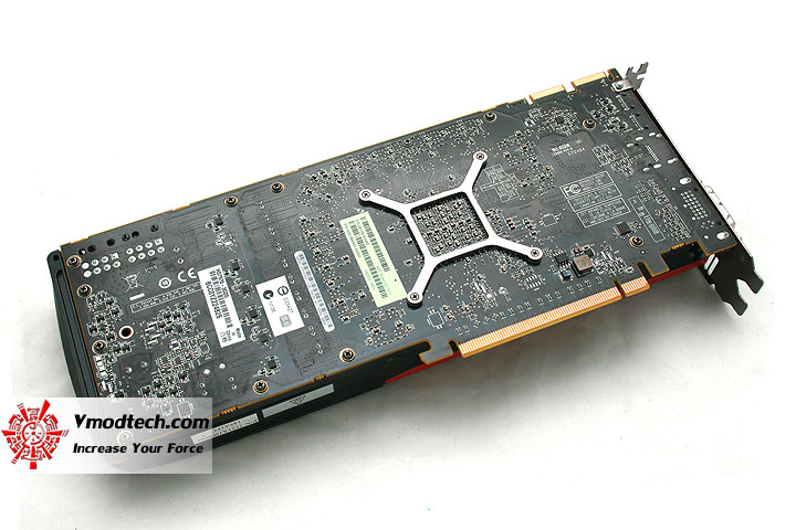 img 8880 ASUS AMD Radeon HD7970 Review