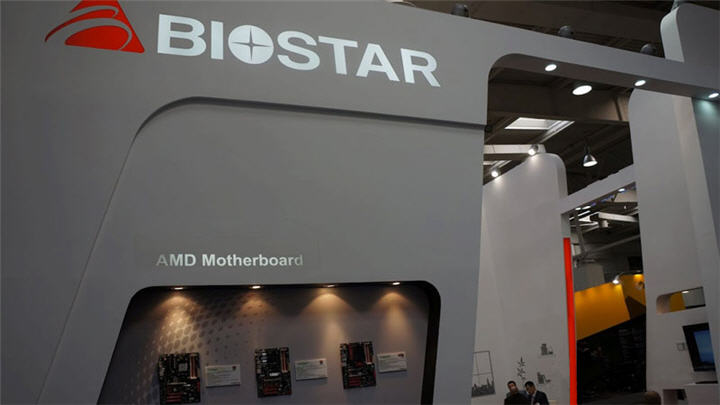 booth 1 BIOSTAR เมนบอร์ดได้รับการจับตามองในงาน CeBIT 2012