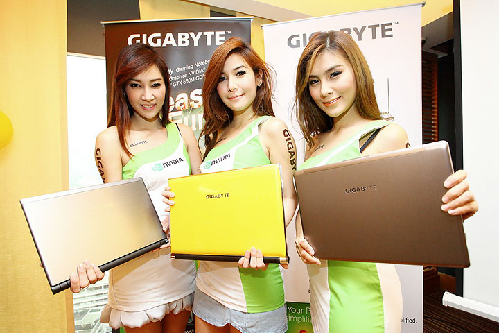 11 GIGABYTE เปิดตัว Ultrabook สุดบางเบาและโน๊ตบุ๊คสำหรับการเล่นเกมอันทรงพลัง นิยามใหม่ที่จะเปลี่ยนโลกแห่งการเล่นเกมบนโน๊ตบุ๊ค