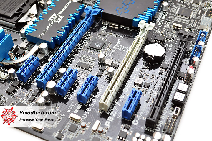 dsc 0420 ASUS P8Z77 V DELUXE Motherboard Review