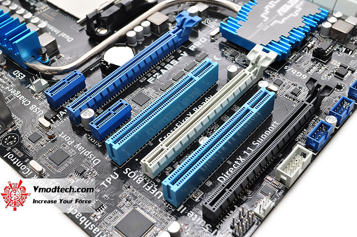 dsc 0945 ASUS F2A85 V PRO AMD FM2 Motherboard Review