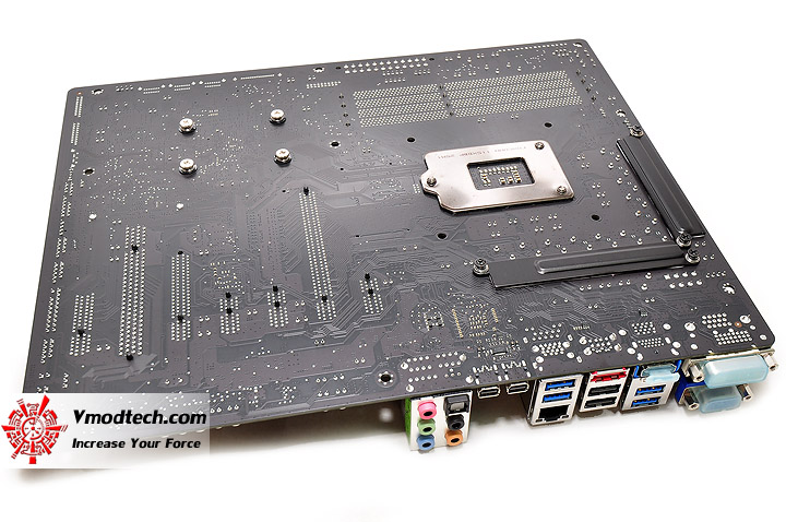 dsc 0006 GIGABYTE GA Z77X UP5 TH Motherboard Review