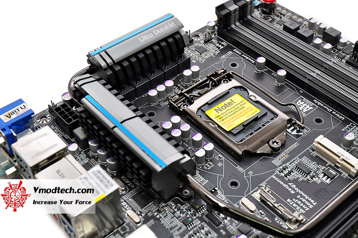 dsc 0010 GIGABYTE GA Z77X UP5 TH Motherboard Review