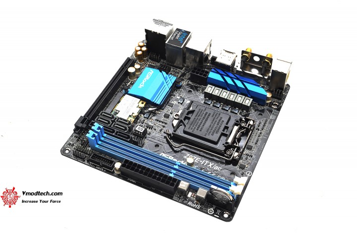 dsc 0584 720x478 ASRock Z97E ITX/ac Motherboard Review