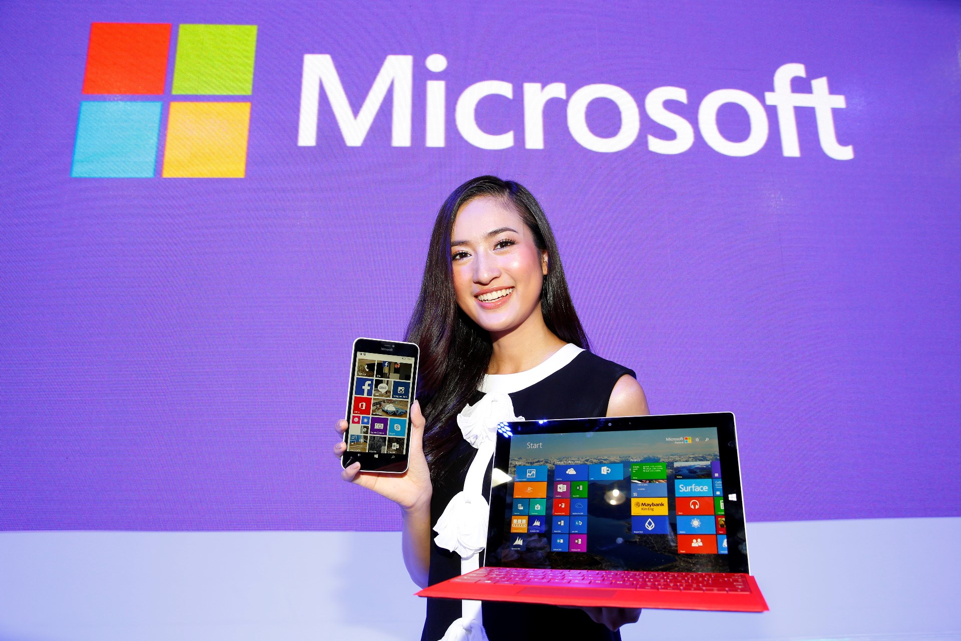 eye kamolned 1 ไมโครซอฟท์ เปิดจอง Lumia 640 XL LTE  พร้อมวางจำหน่าย Surface 3  ครั้งแรก!  ในงาน Thailand Mobile Expo 2015