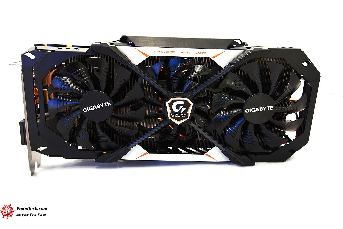 dsc 2041 GIGABYTE GeForce GTX 1070 Xtreme Gaming Review