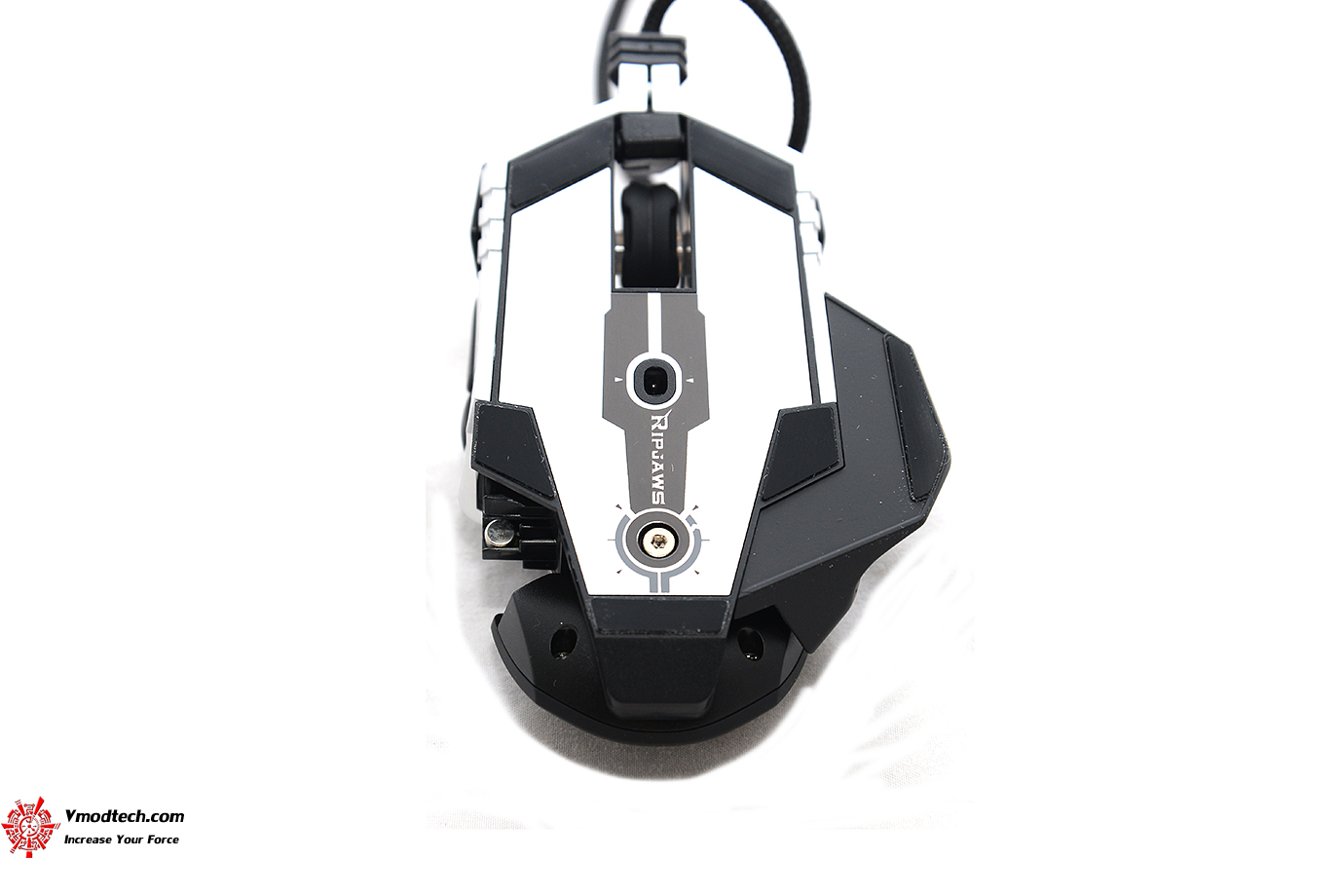 dsc 5172 G.SKILL RIPJAWS MX780 RGB Laser Gaming Mouse Review 