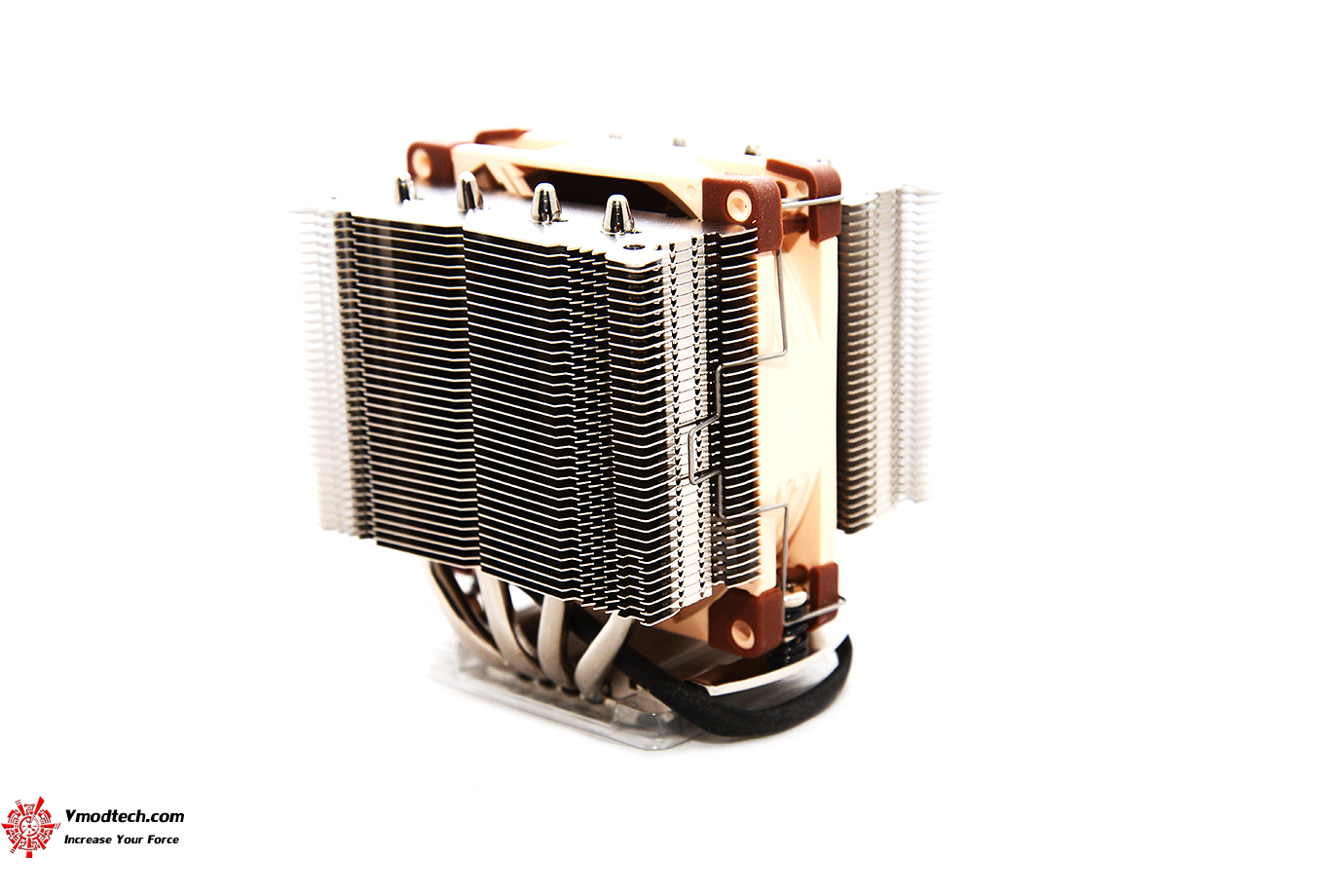 dsc 9819 NOCTUA NH D9L Dual Tower CPU Cooler Review