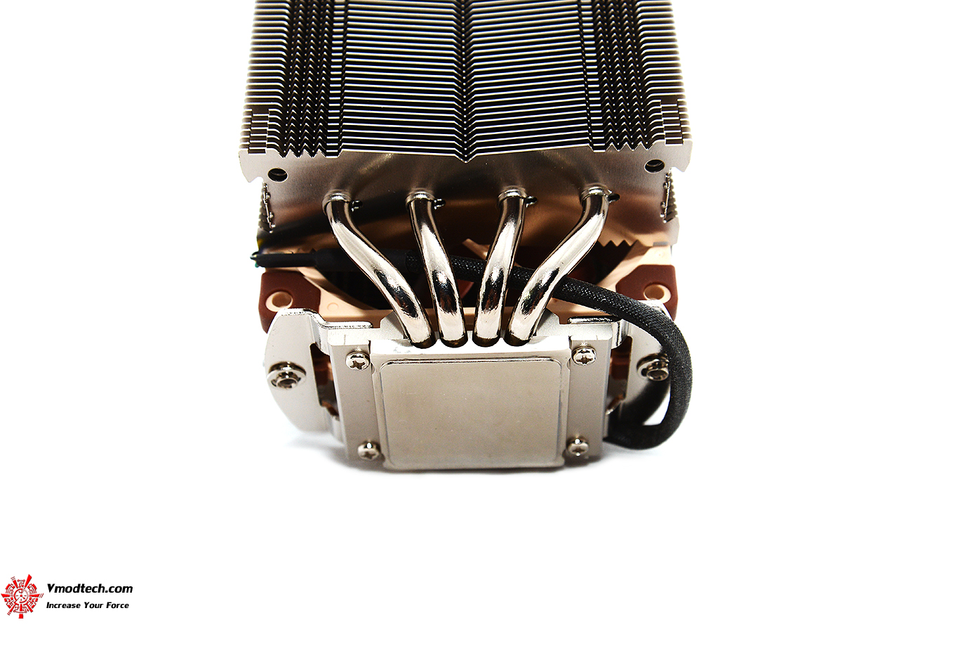 dsc 9831 NOCTUA NH D9L Dual Tower CPU Cooler Review