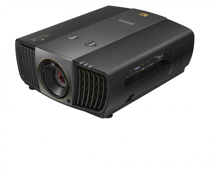 x12000 regular left45 720x598 BenQ เปิดตัว โฮมเธียเตอร์โปรเจคเตอร์ DLP 4K UHD LED เครื่องแรกของโลก ที่ผสานความสว่างสดใส เข้ากับความเที่ยงตรงของสีสันด้วยขอบเขตสี  DCI P3