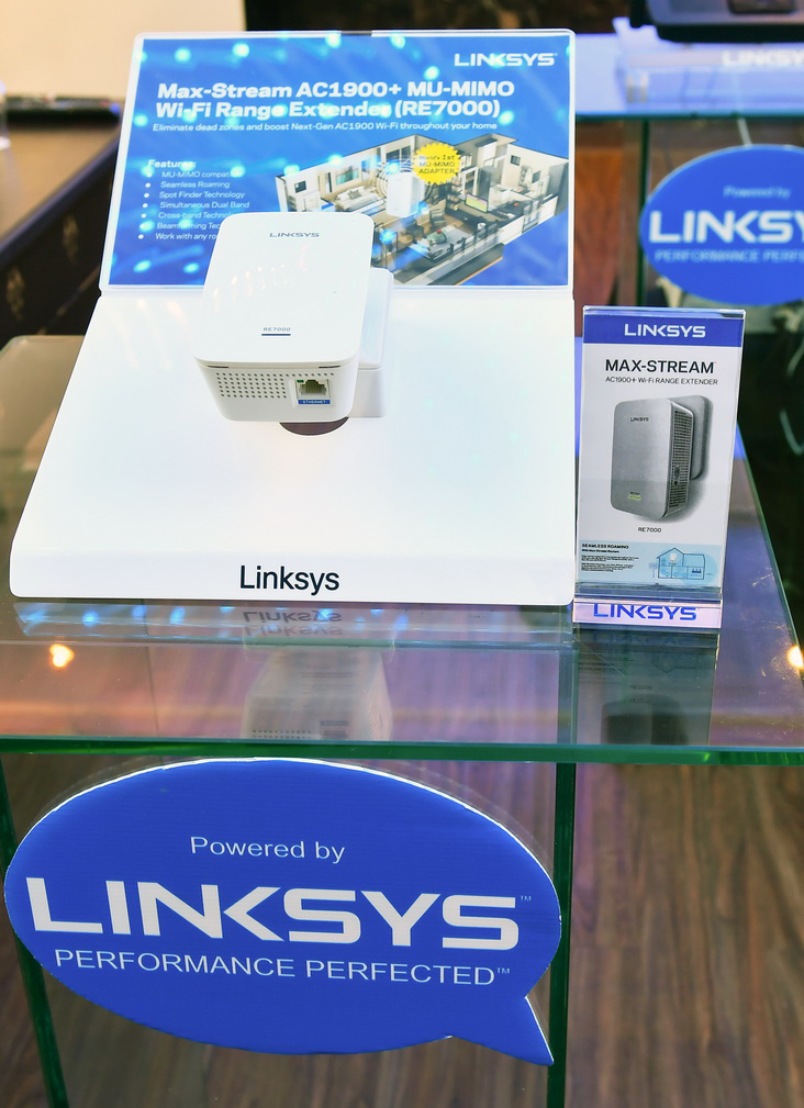 linksys 22 ลิงค์ซิสเปิดตัว RE7000 (Max Stream™ AC1900+) อุปกรณ์ขยายสัญญาณรุ่นแรกพร้อมด้วยเทคโนโลยี Wireless AC Wave 2 พร้อมเทคโนโลยี  MU MIMO สามารถใช้งานร่วมกับเราเตอร์ Wi Fi ได้ทุกรุ่น 