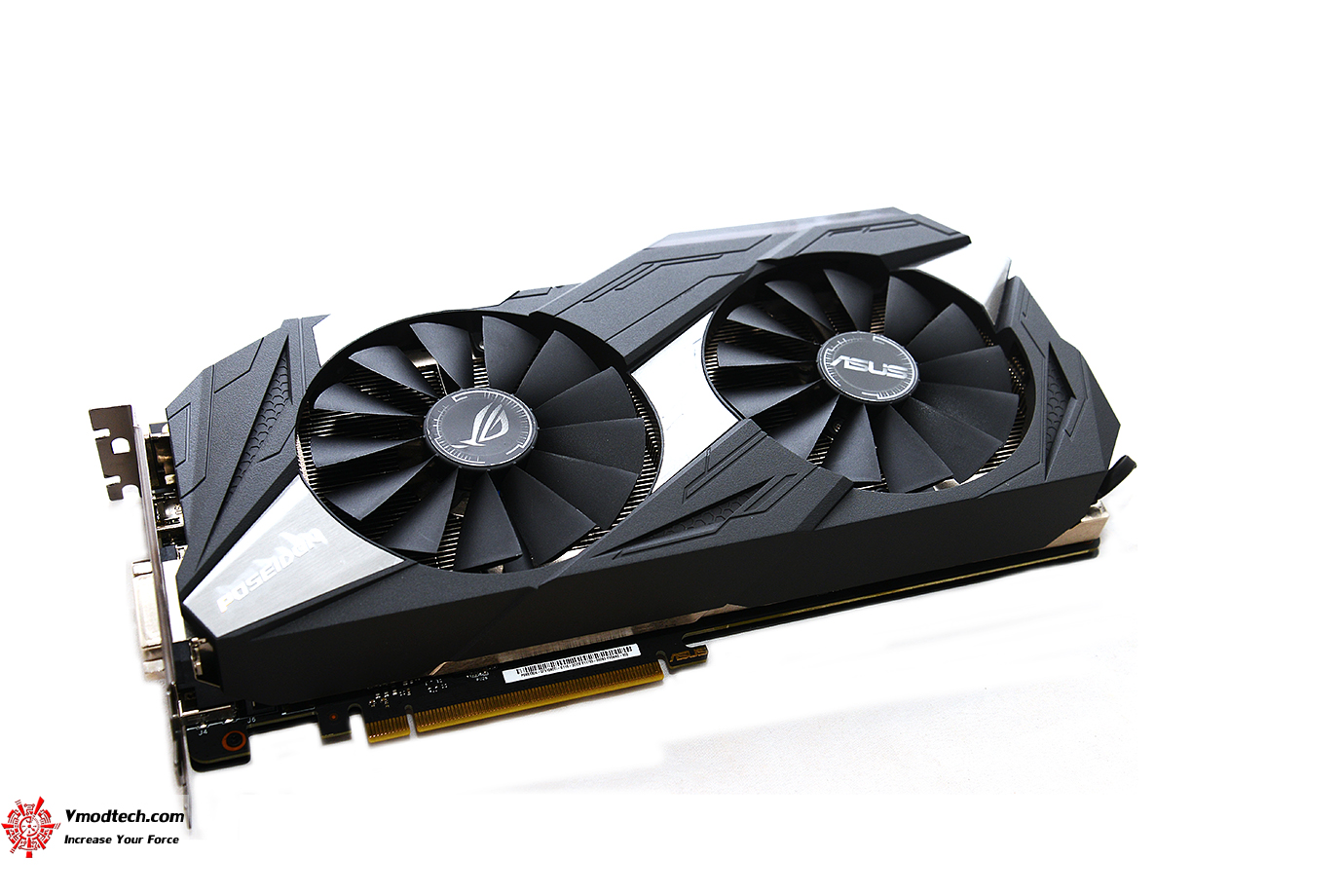 dsc 8770 ASUS ROG Poseidon GeForce GTX 1080 TI 11GB Platinum Edition Review 