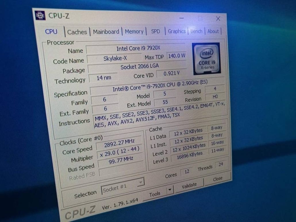 intel core i9 7920x cpu 1030x773 ข้อมูลรายละเอียดหน้า CPU Z ของ Intel Core i9 7920X กับจำนวนคอร์มากถึง 12 Core 24 Threads รุ่นใหม่ล่าสุดกับซีพียูรุ่นใหญ่ตัวแรงของทางอินเทล!!!