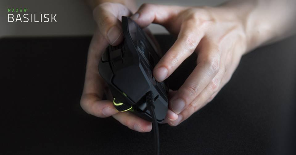 basilisk 4 Razer Basilisk – สร้างมาเพื่อนักสังหารแห่งเกมแนว FPS เมาส์ที่ออกแบบมาเพื่อชาว FPS ทุกประการ