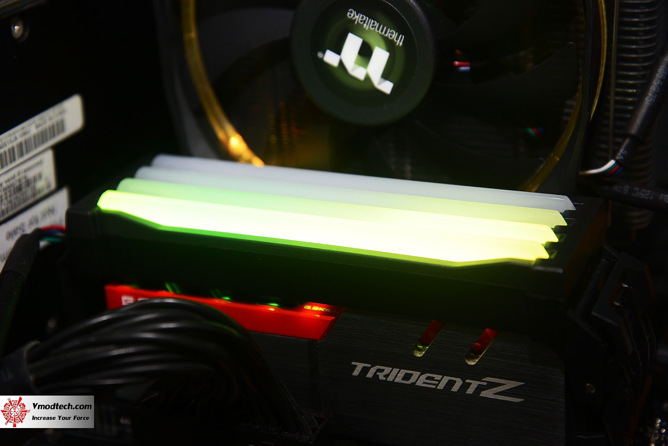 dsc 5595 Thermaltake Pacific R1 Plus DDR4 Memory Lighting Kit Review