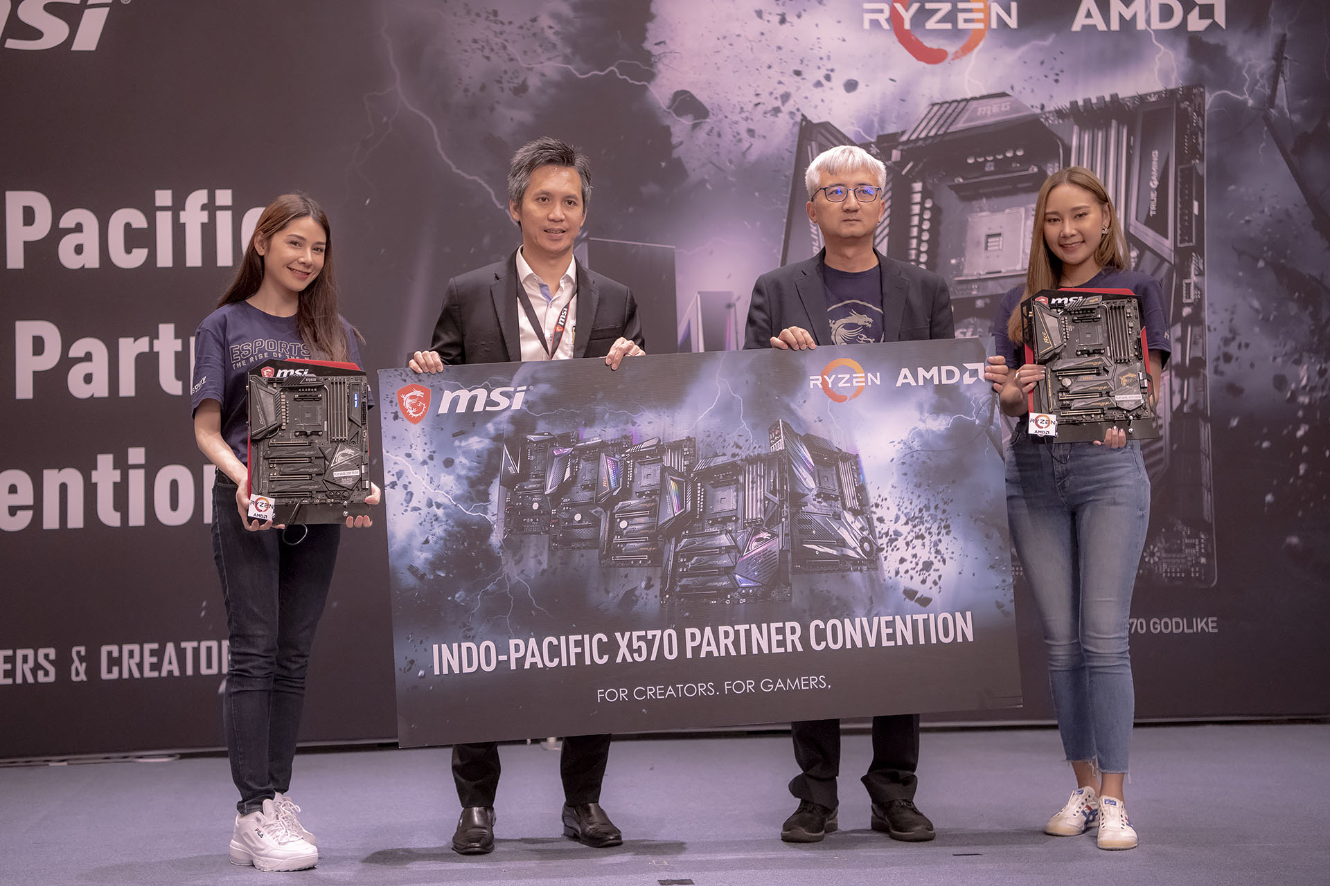 dsc 4899 บรรยากาศงาน MSI Indo Pacific X570 Partner Convention พบการเปิดตัวเมนบอร์ด X570 รุ่นใหม่ล่าสุดจากทาง MSI ต้อนรับการมาของซีพียู AMD RYZEN 3000ซีรี่ย์ 