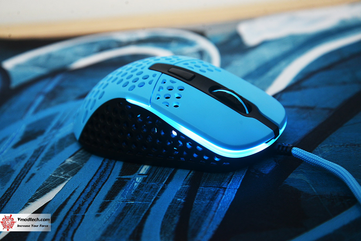 dsc 4451 XTRFY M4 RGB GAMING MOUSE REVIEW