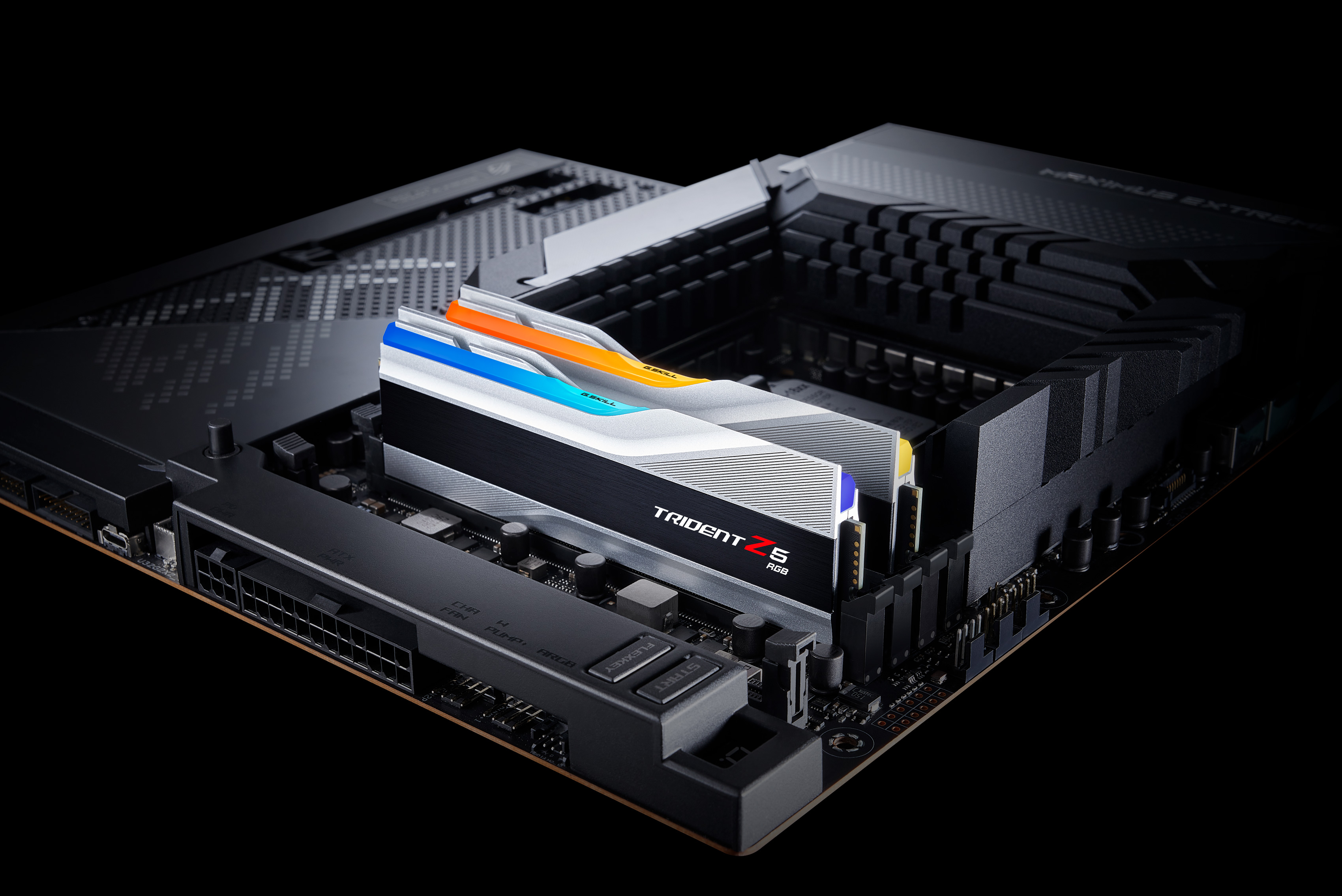 01 gskill trident z5 rgb silver G.SKILL เปิดตัวแรม Trident Z5  รุ่นใหม่ล่าสุด DDR5 6400 CL32 เน้น Low Latency ประสิทธิภาพสูงความจุ 32GB (2x16GB)