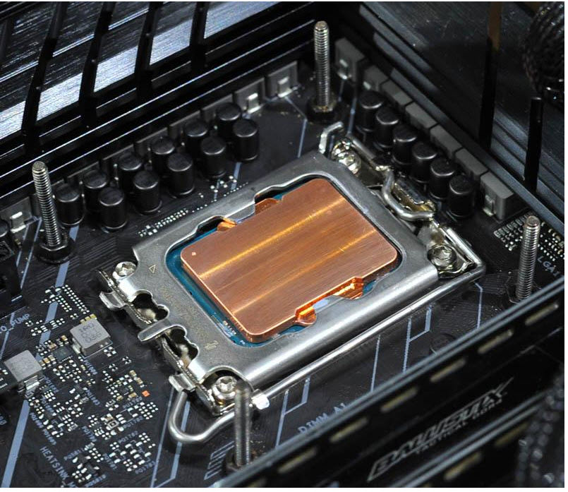 2022 03 01 13 07 42 เผยชุดกระดองเสริมทองแดง IHS สำหรับซีพียู Intel Alder Lake ลดอุณภูมิ Core i9 12900K ลงมากถึง 15องศาฯ กันเลยทีเดียว 