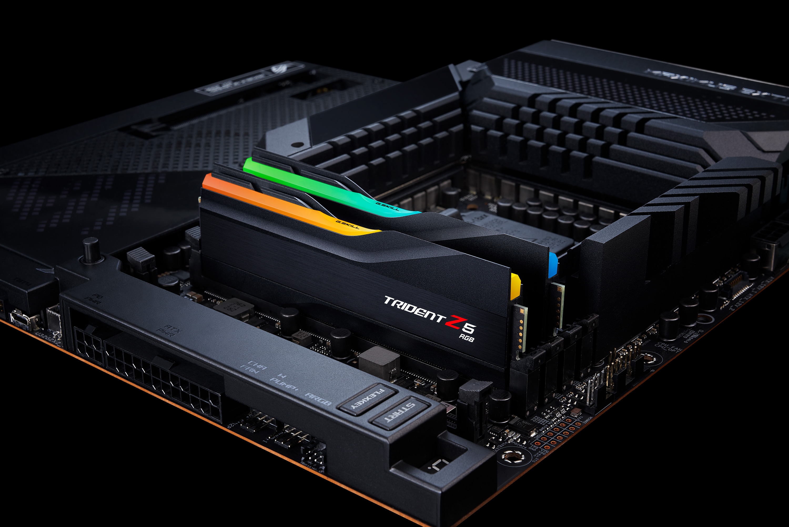 01 trident z5 rgb black G.SKILL เปิดตัวแรม G.SKILL Trident Z5 DDR5 6600 CL34 รุ่นใหม่ล่าสุด 