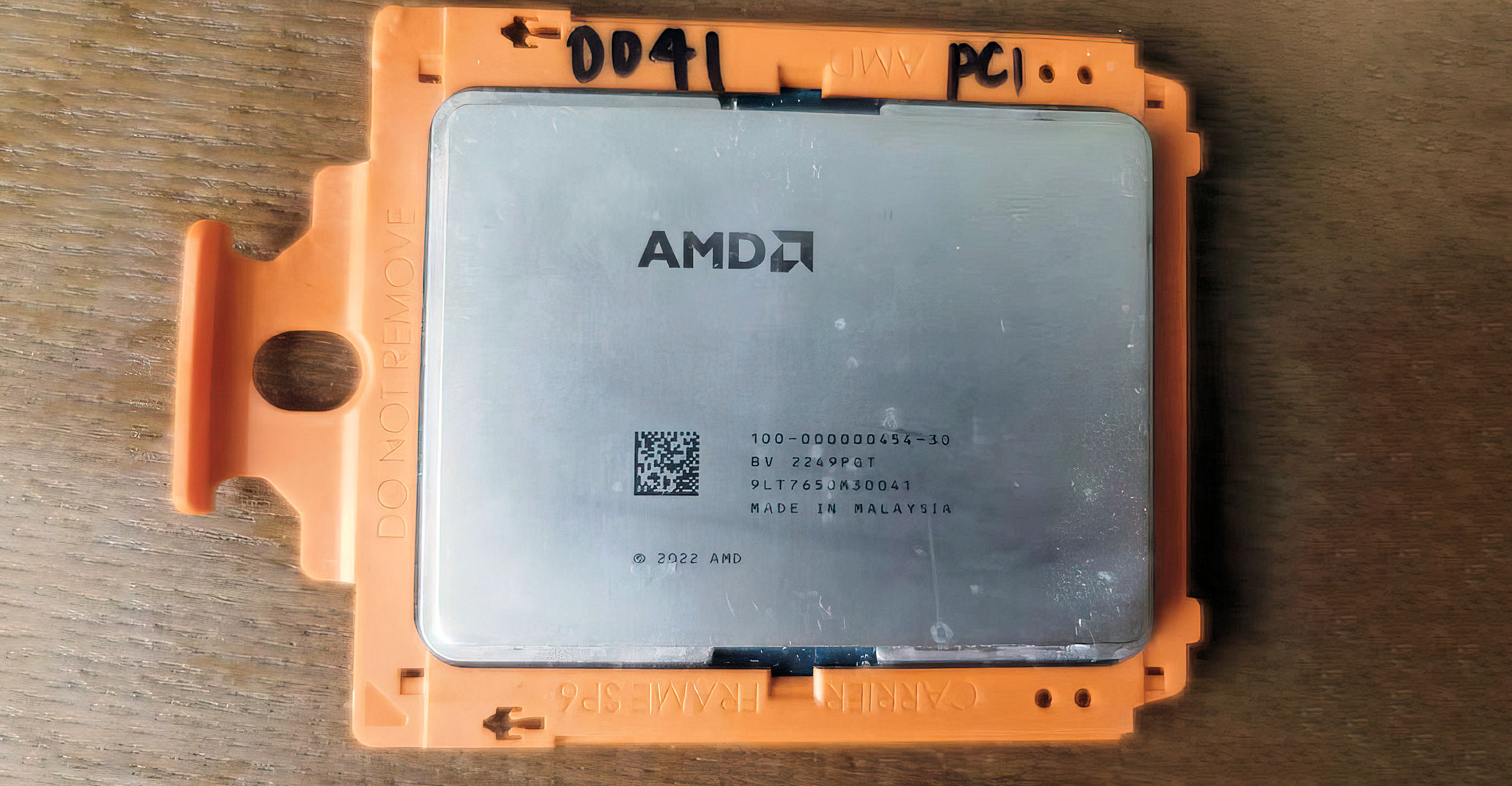 amd threadripper 7985wx หลุดข้อมูลซีพียู AMD Threadripper 7985WX ระดับ HEDT ใช้ซ็อกเก็ต SP6 แบบใหม่