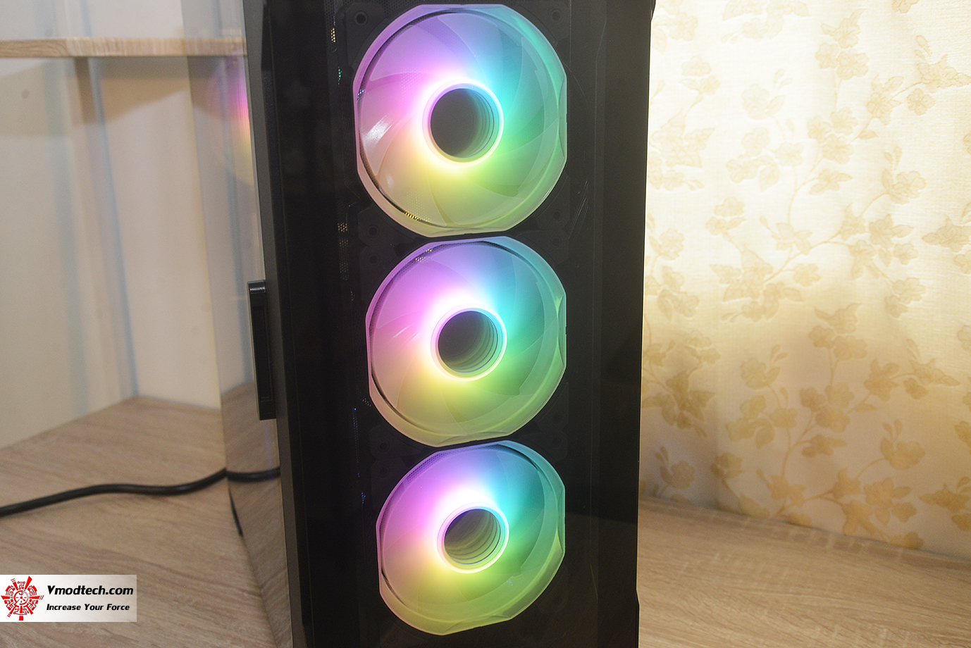 dsc 5076 ZALMAN i3 NEO TG Black RGB Case Review