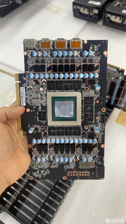 chinese factories dismantling thousands of nvidia geforce rtx 4090 gaming gpus turning them into ai solutions 6 410x728 โรงงานในจีนดัดแปลงการ์ดจอ NVIDIA GeForce RTX 4090 หลายพันตัวเพื่อเปลี่ยนให้พร้อมใช้งานด้าน “AI” ด้วยการเปลี่ยนฮีตซิงค์เป็นแบบโบลเวอร์