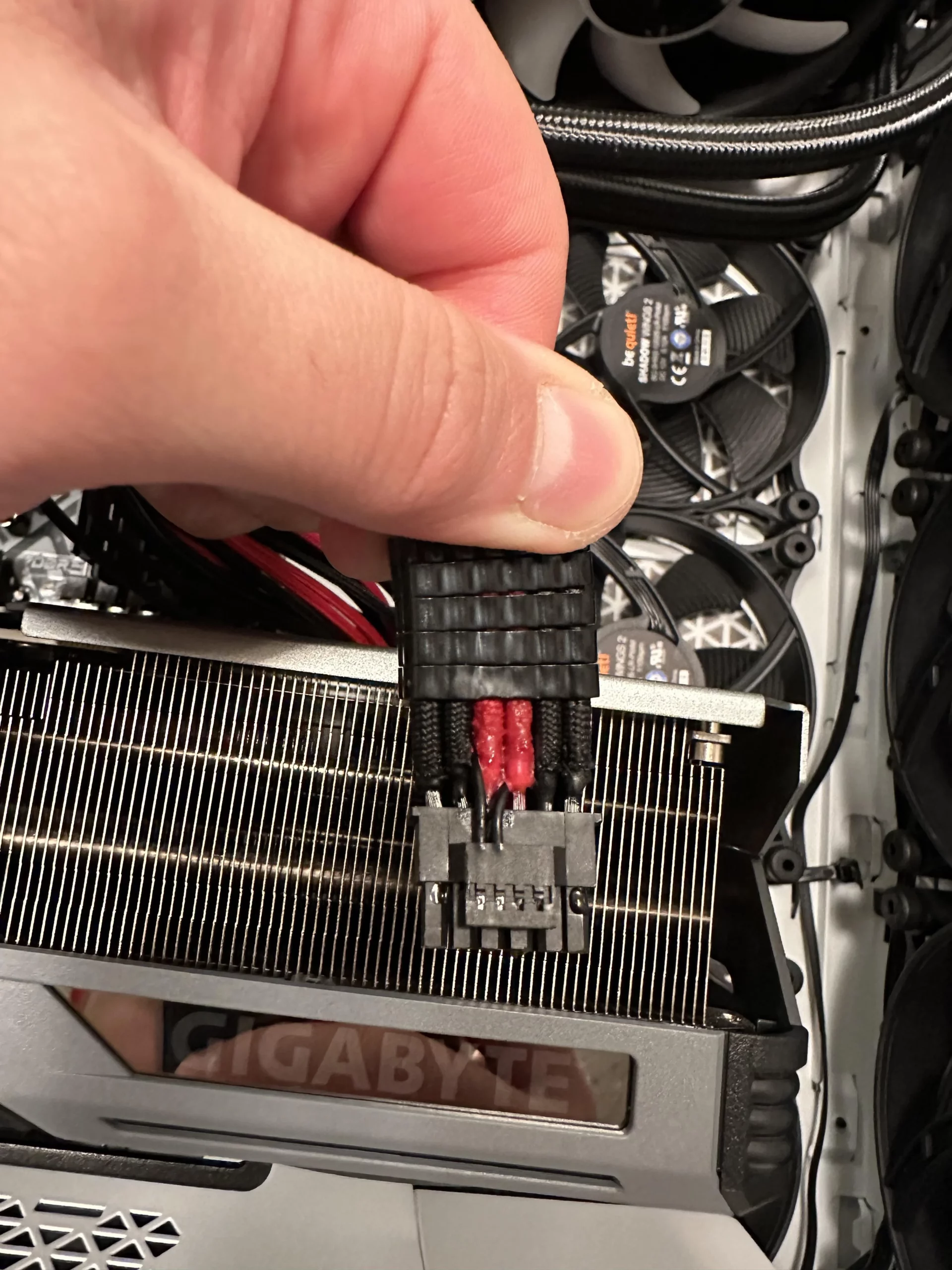 nvidia-geforce-rtx-4090-cablemod-12vhpwr-cable-connector-burns-up-_2-scaled