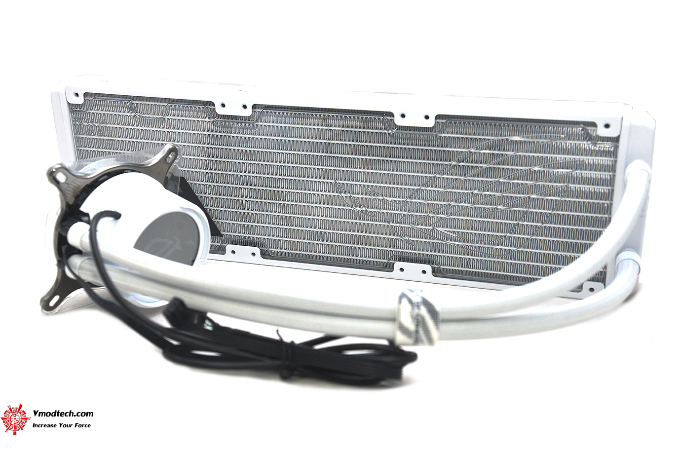 dsc 9095 ROG Strix LC III 360 ARGB White Edition all in one CPU liquid cooler Review