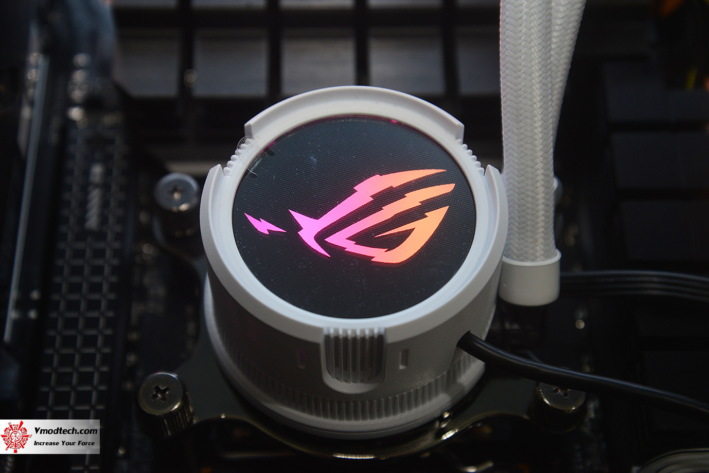 dsc 9358 ROG Strix LC III 360 ARGB White Edition all in one CPU liquid cooler Review