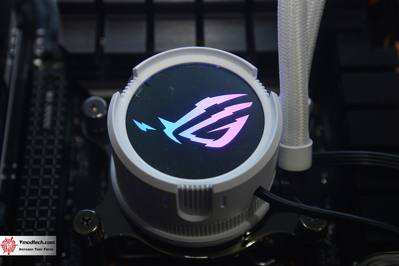 dsc 9360 ROG Strix LC III 360 ARGB White Edition all in one CPU liquid cooler Review