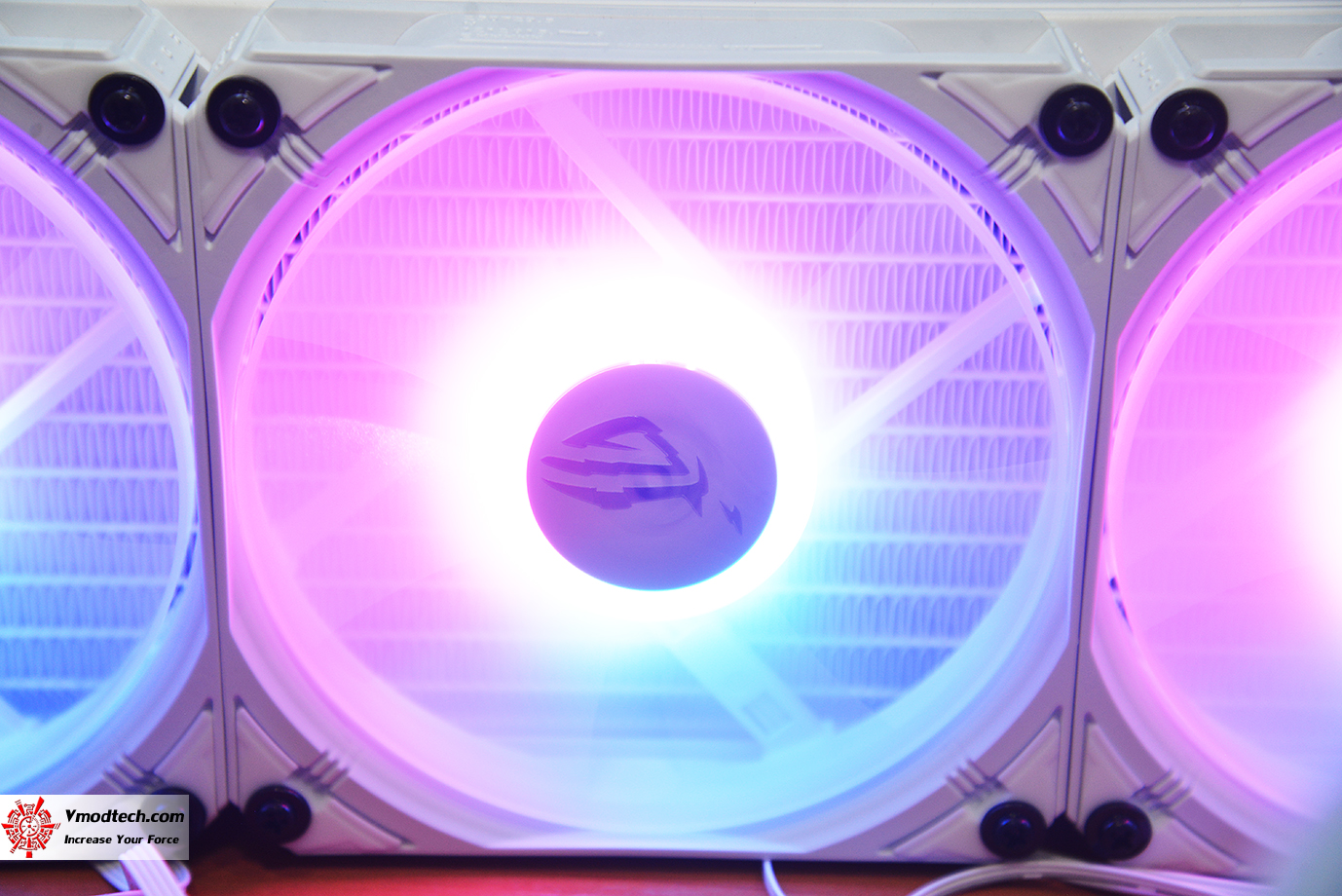 dsc 9383 ROG Strix LC III 360 ARGB White Edition all in one CPU liquid cooler Review