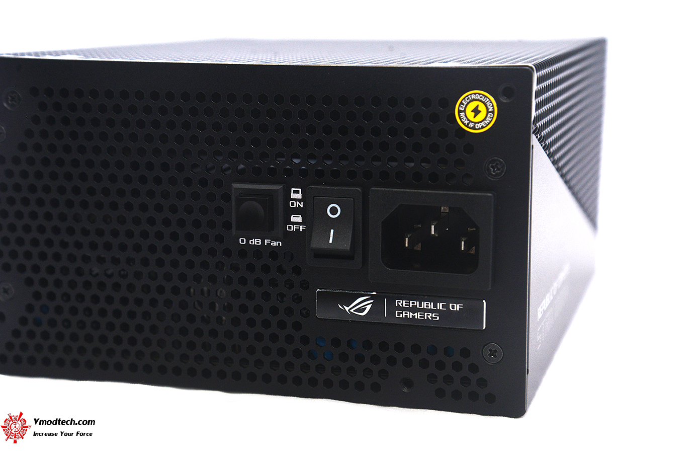 dsc 3681 ASUS ROG STRIX 1000W GOLD AURA EDITION REVIEW