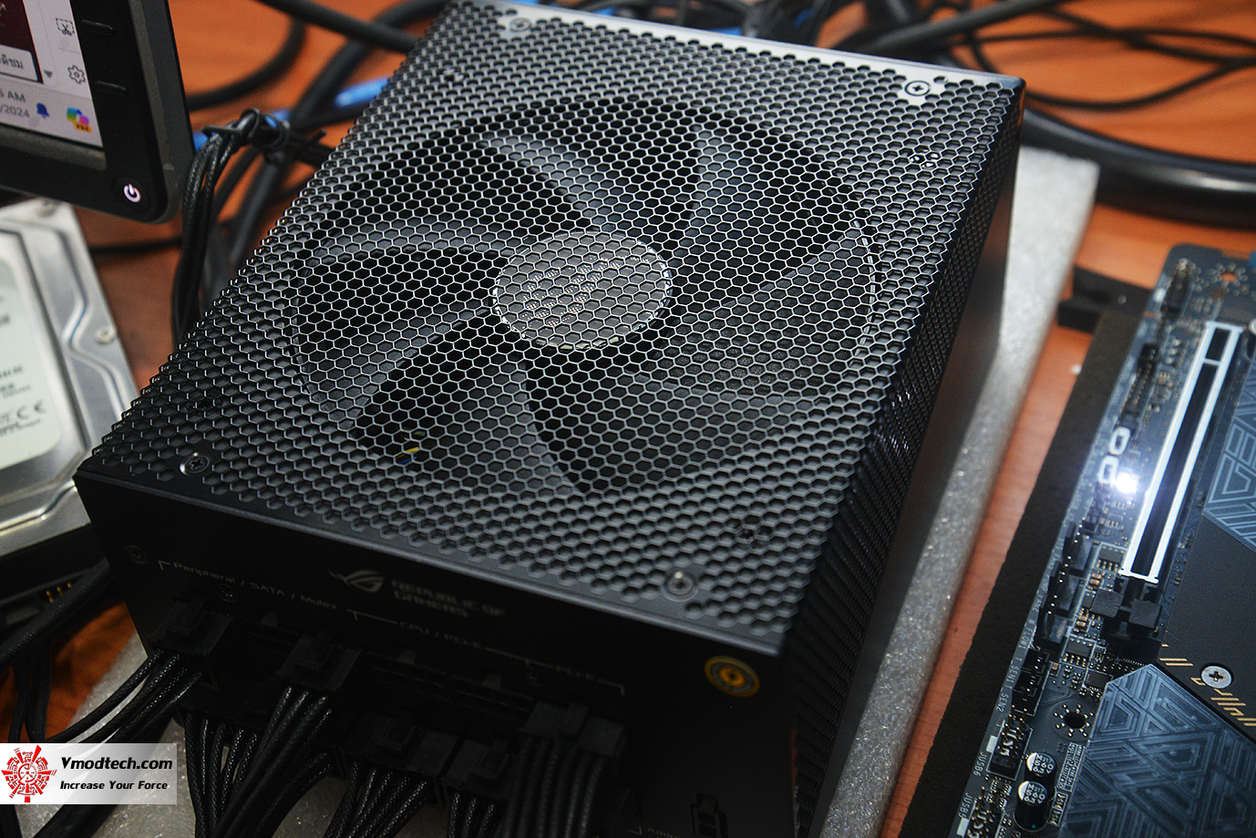 dsc 3780 ASUS ROG STRIX 1000W GOLD AURA EDITION REVIEW