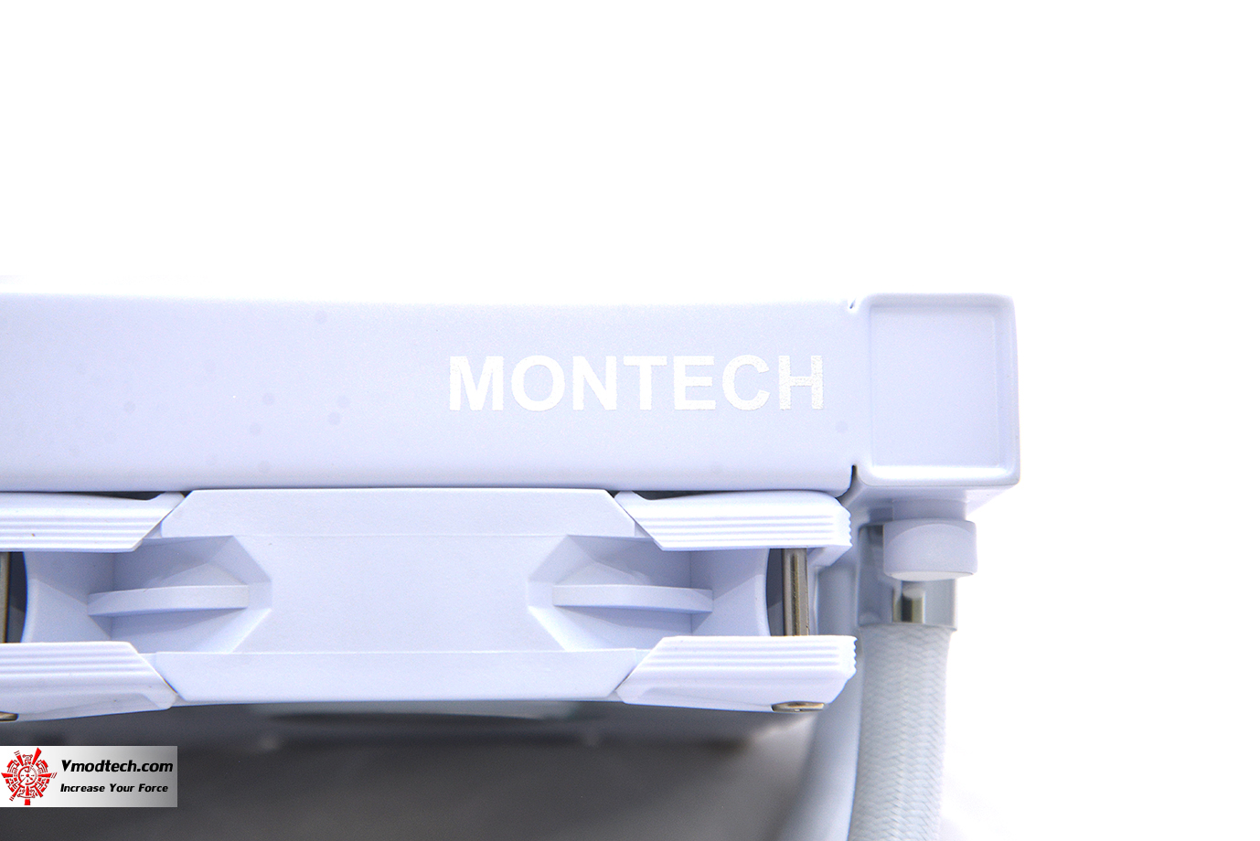 dsc 3901 MONTECH HyperFlow ARGB 240 Review