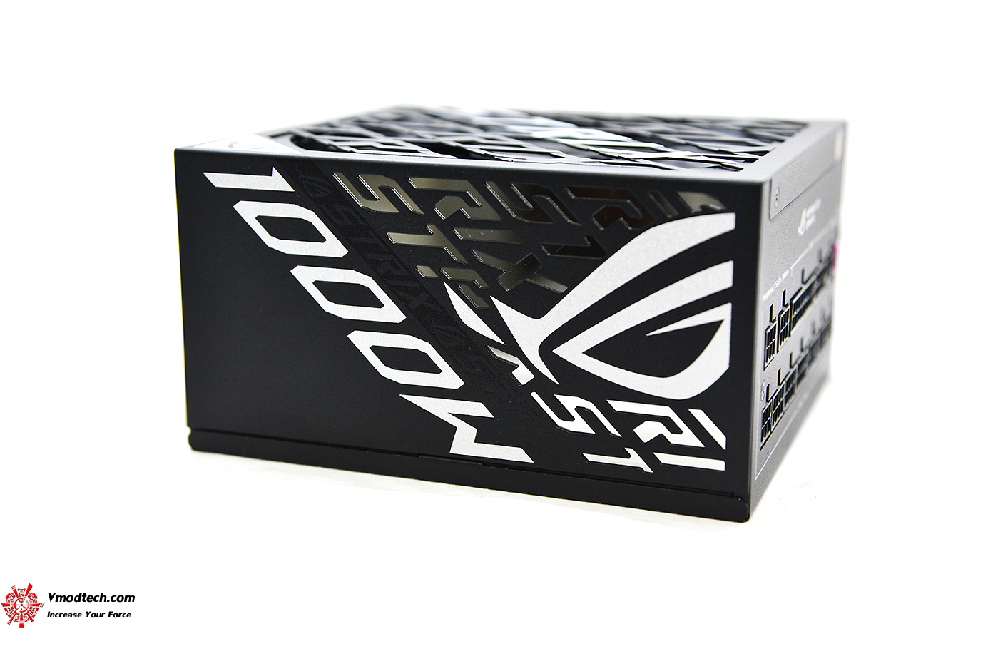 dsc 5266 ASUS ROG STRIX 1000W PLATINUM REVIEW