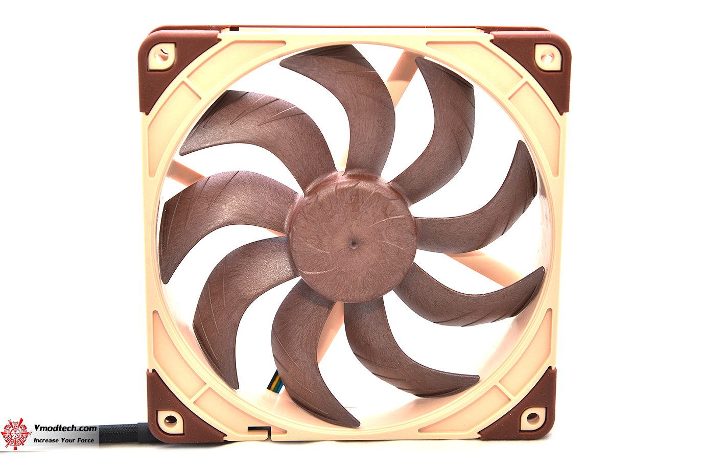 dsc 5465 Noctua NF A14x25 G2 140mm fan Review 