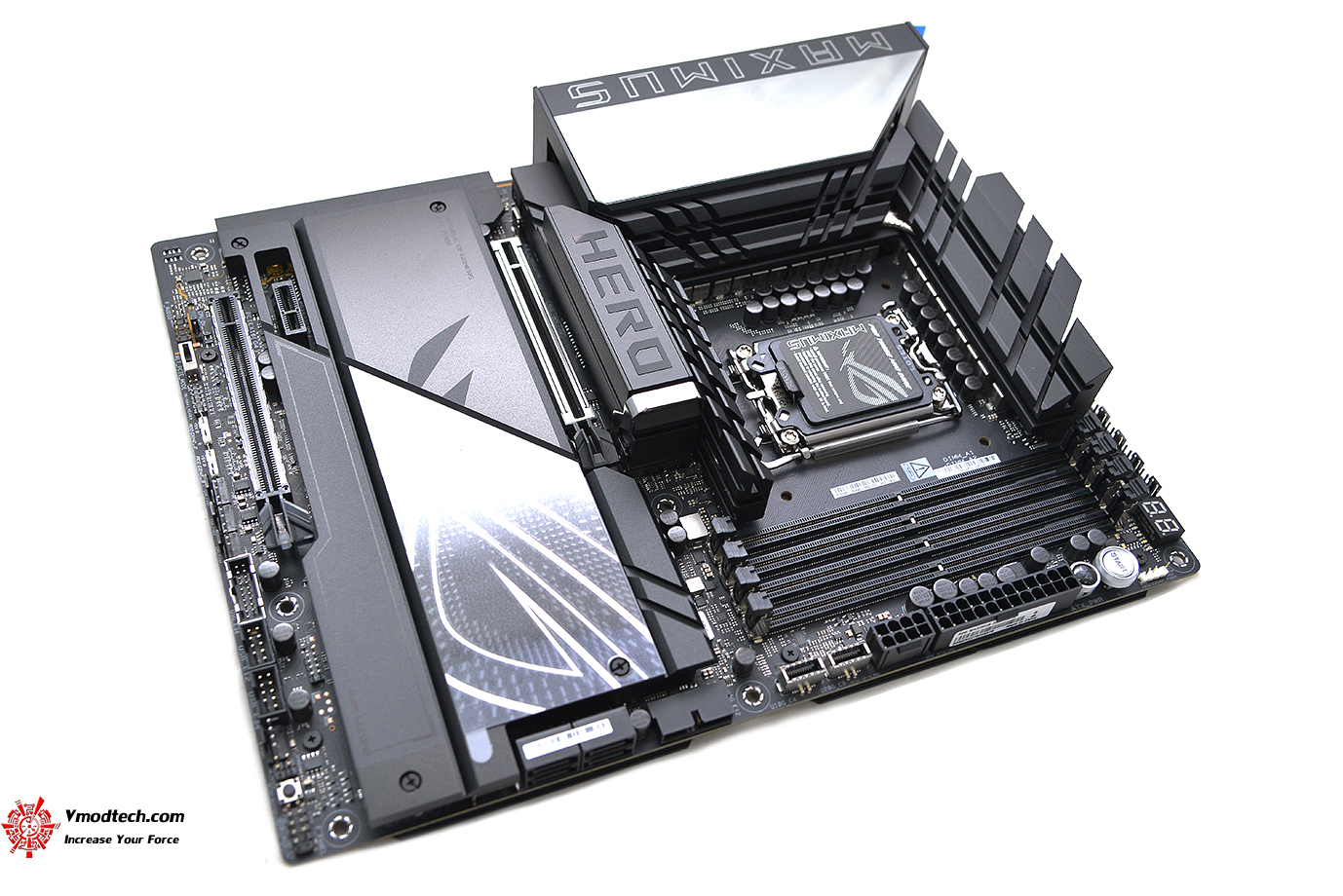 dsc 5999 ASUS ROG MAXIMUS Z890 HERO REVIEW 