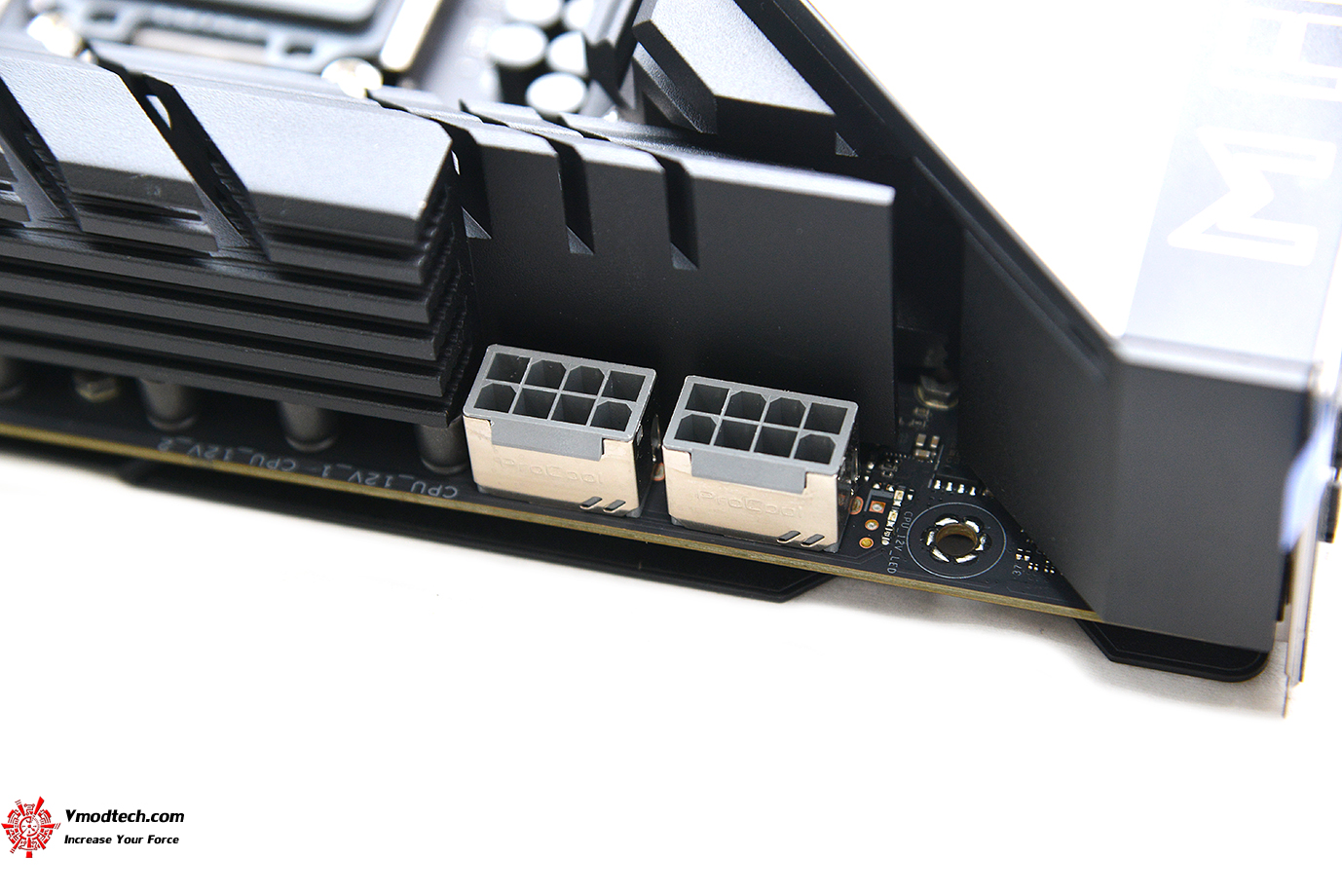 dsc 6045 ASUS ROG MAXIMUS Z890 HERO REVIEW 