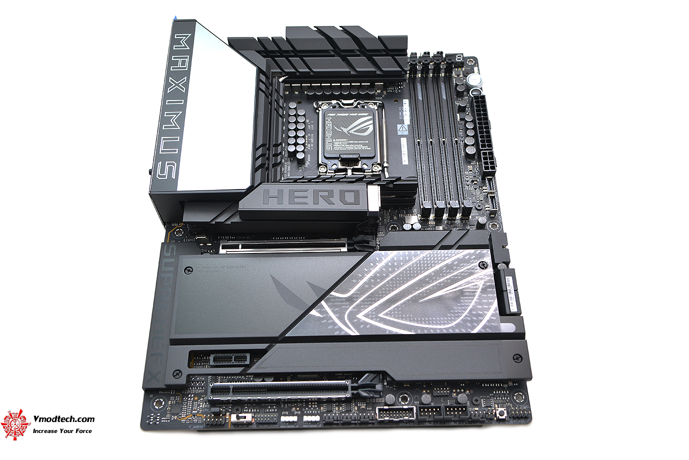 dsc 6072 ASUS ROG MAXIMUS Z890 HERO REVIEW 