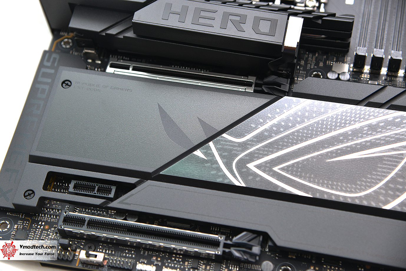 dsc 6086 ASUS ROG MAXIMUS Z890 HERO REVIEW 